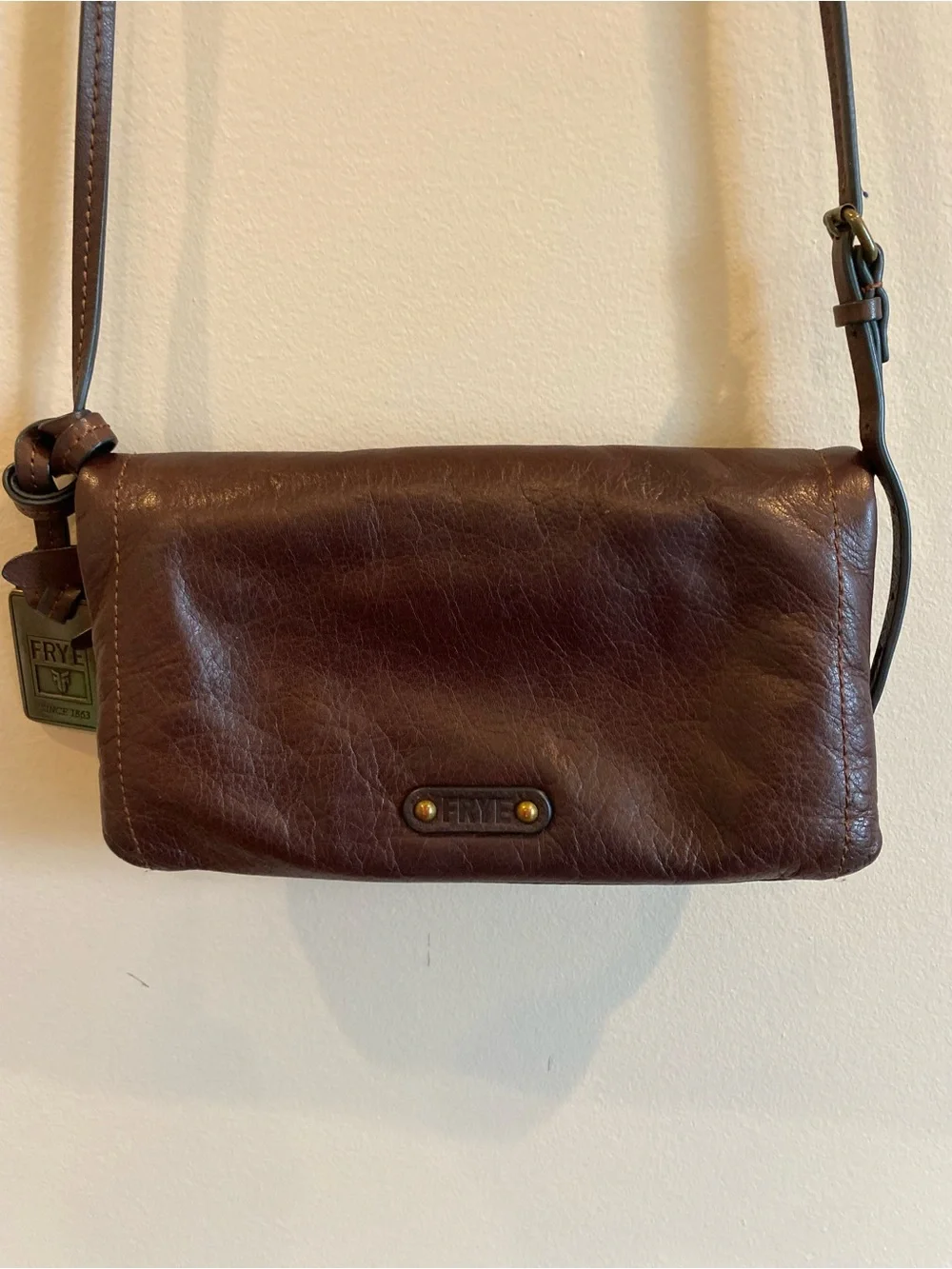 FRYE AND CO. classic brown